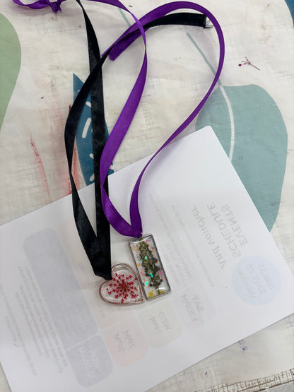 Fizz & Resin GARSTANG Have fun creating resin with flowers from my garden 🌷 bring friends…on Monday Morning at Garstang Art Centre