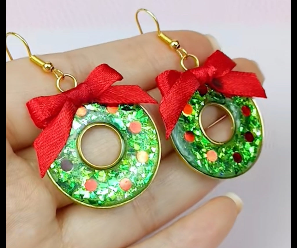 Choose Christmas Craft Wreath and Xmas decorations