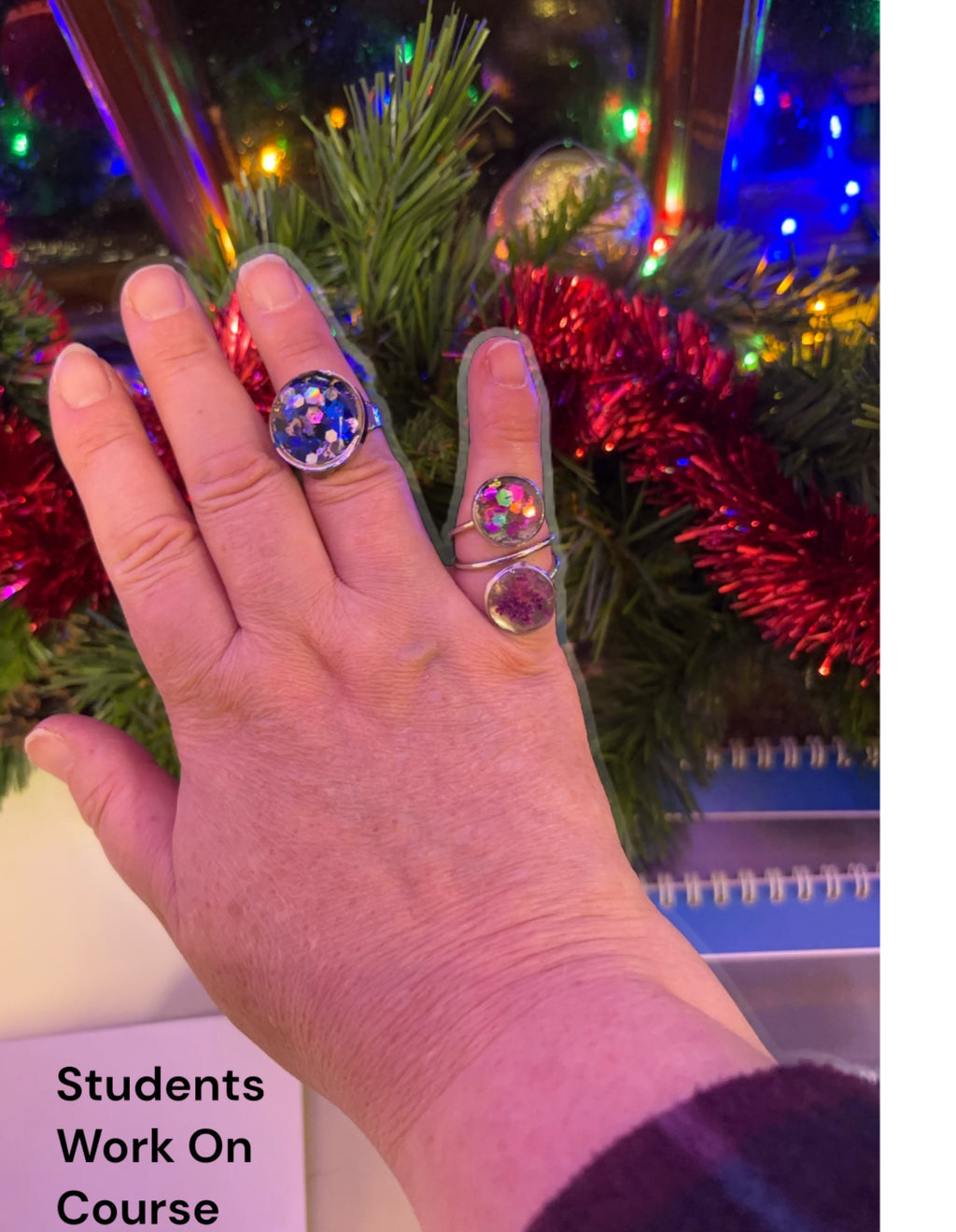 Botanical Floral Art in Resin to wear Jewellery Workshop, evening and Day times ✨