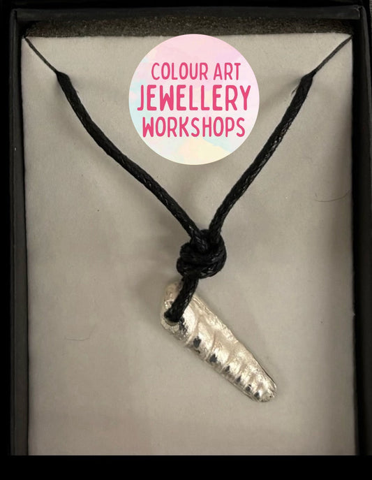 Saturday & Weekdays 1.30pm Introduction to Silver Clay and Mould Making Free Glass of Prosecco